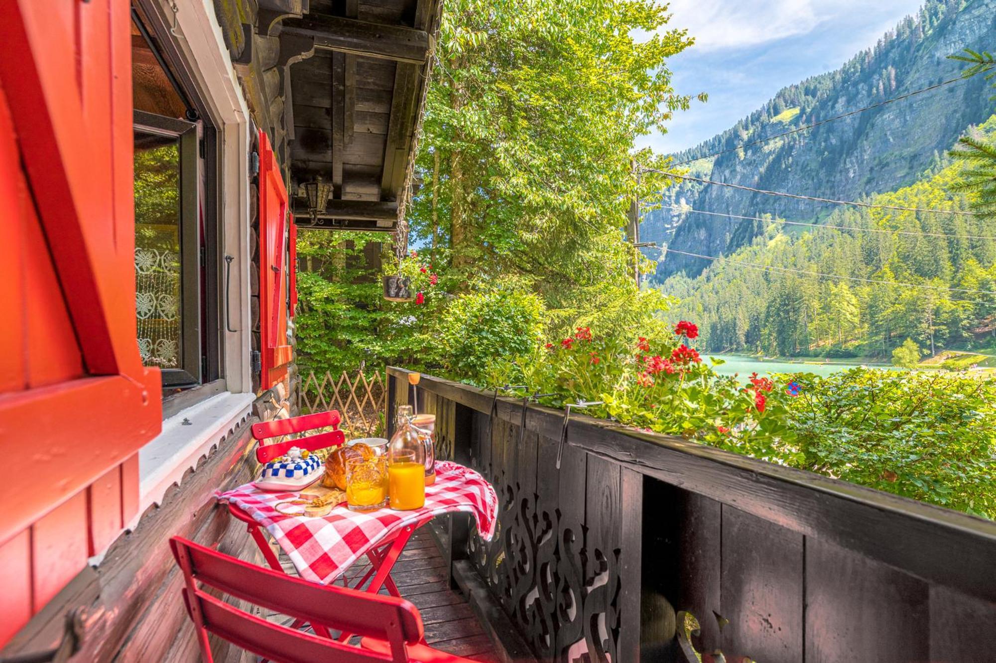 Le Petit Reve - Lac De Montriond Eksteriør billede